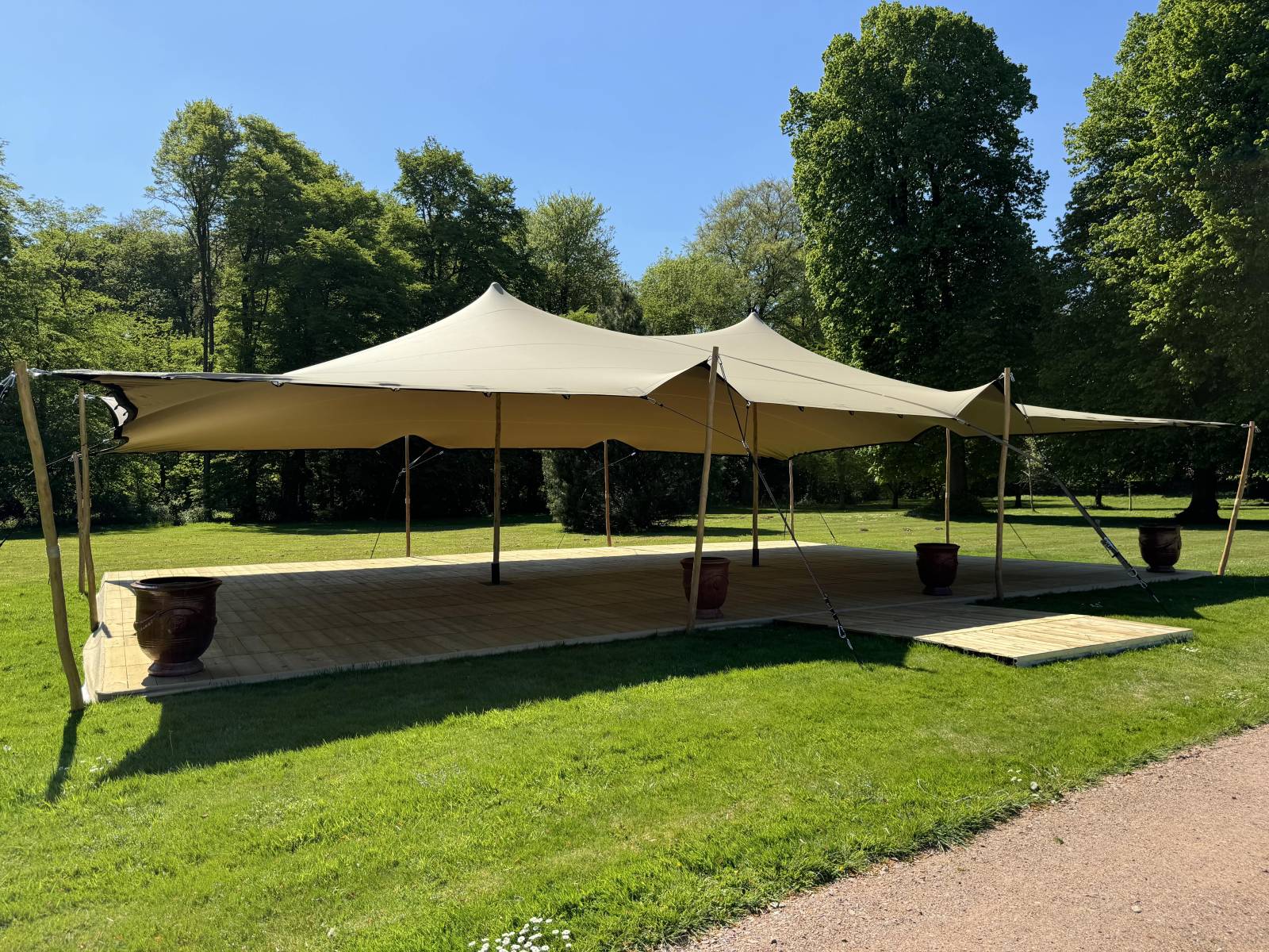 Cérémonie de mariage en Normandie tente berbère