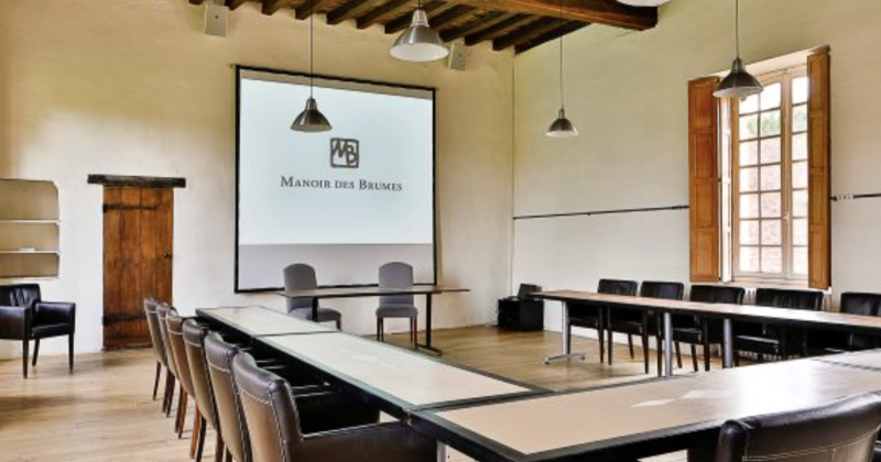 Salle de séminaire au Manoir des Brumes.